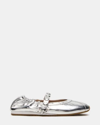 Anaya Silberleder mit Nieten