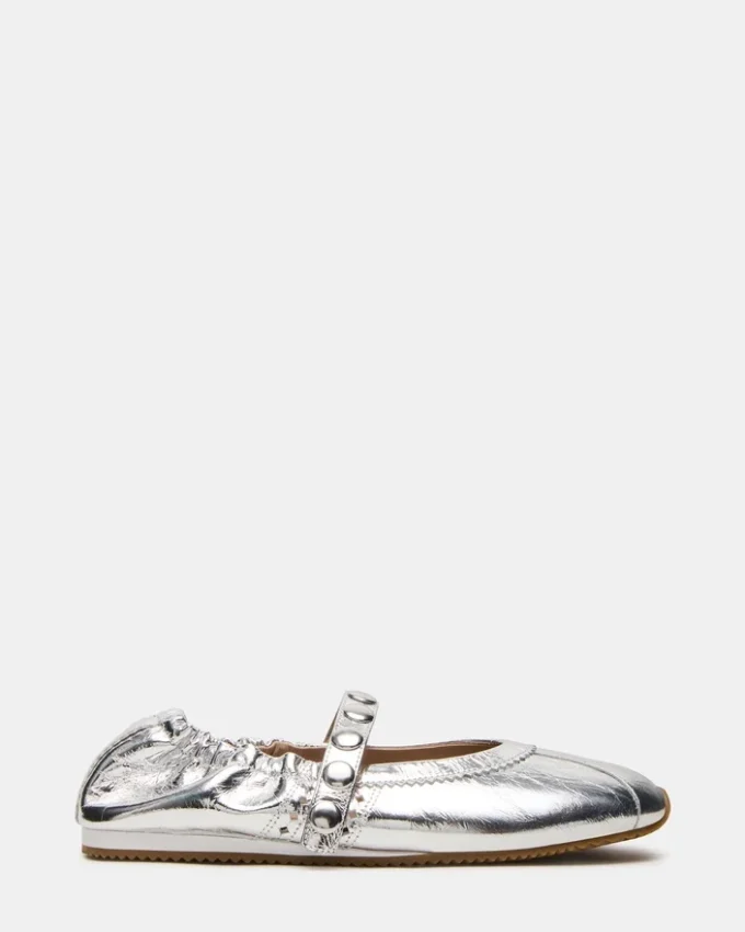 Anaya Silberleder mit Nieten