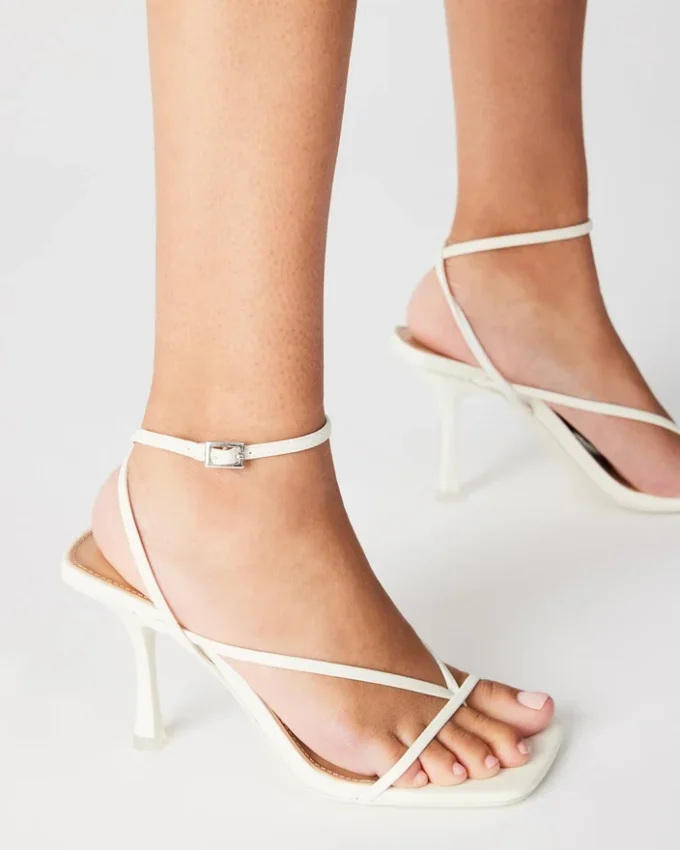 Annie Weiß Annie Weiß