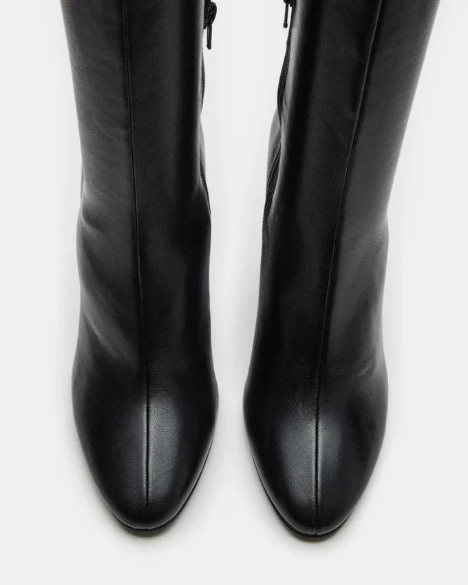 Aria Schwarz Aria Schwarz