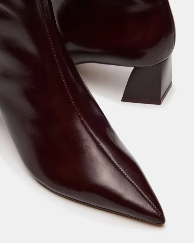 Ashli Weinrot Ashli Weinrot