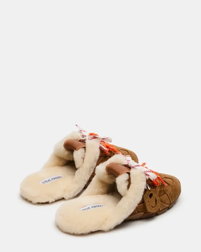 Aziel Pantolette aus kastanienbraunem Wildleder mit Kunstfell Aziel Pantolette aus kastanienbraunem Wildleder mit Kunstfell