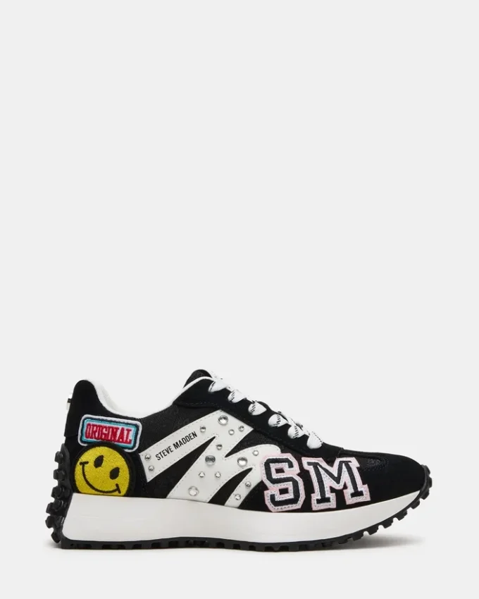 Campo Schwarz mit verschiedenen Aufnähern Campo Schwarz mit verschiedenen Aufnähern