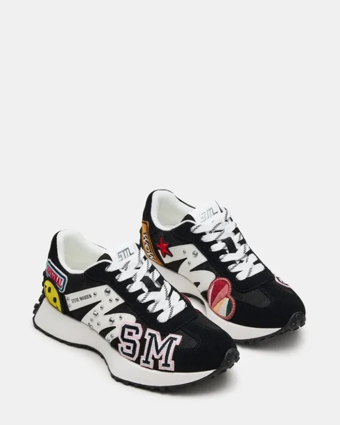 Campo Schwarz mit verschiedenen Aufnähern Campo Schwarz mit verschiedenen Aufnähern