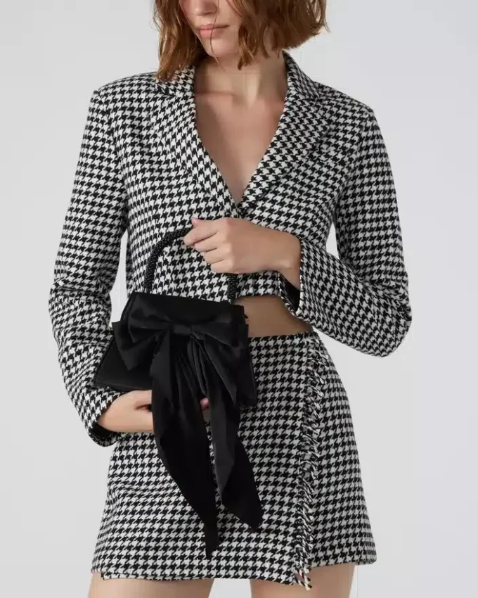 Cosette-Tasche aus schwarzem Satin Cosette-Tasche aus schwarzem Satin