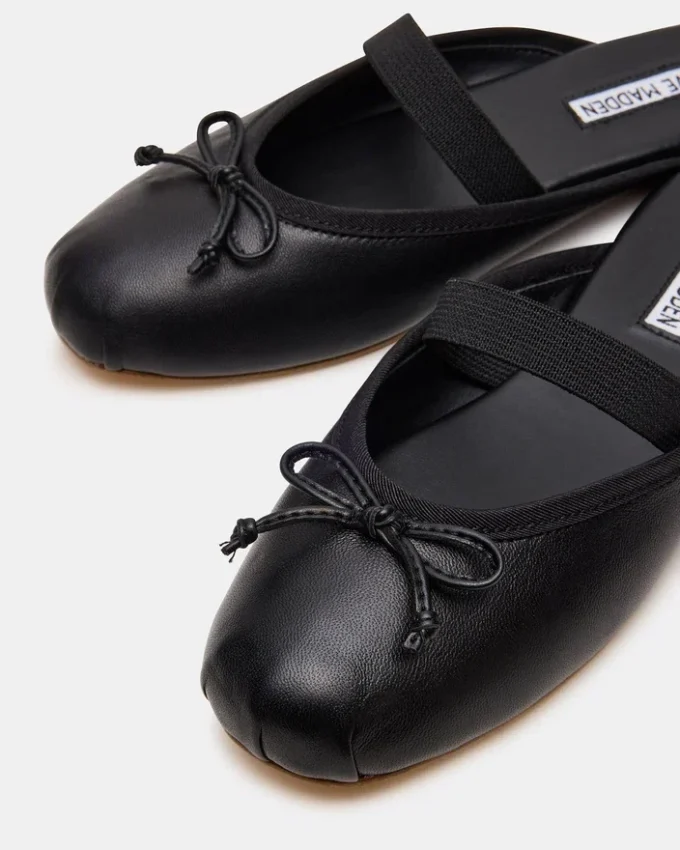 Cutesy Schwarzes Leder Cutesy Schwarzes Leder