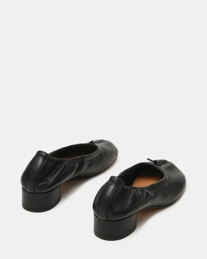 Cyra Schwarzes Leder