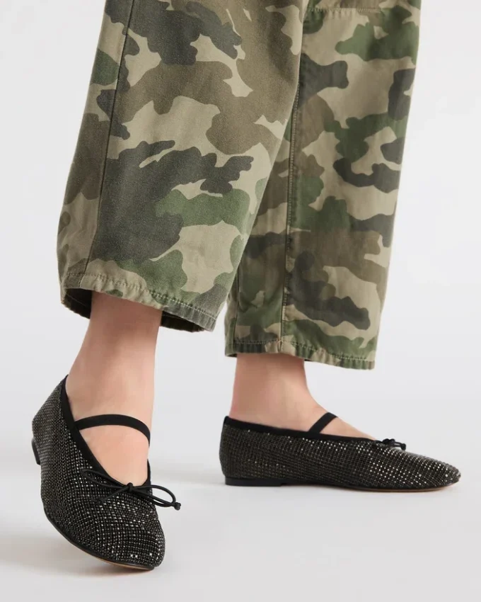 Delara Schwarz mit Strasssteinen Delara Schwarz mit Strasssteinen