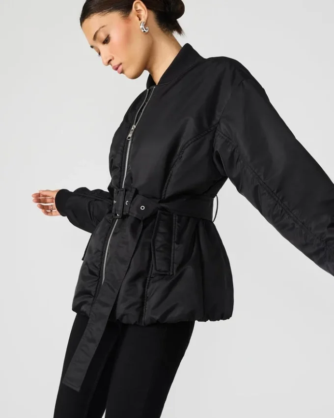 Eryn Jacke Schwarz Eryn Jacke Schwarz