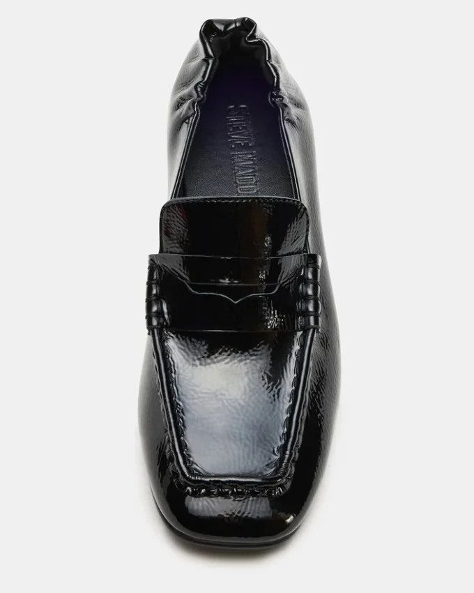 Estee Schwarzes Lackleder mit Crinkle-Effekt