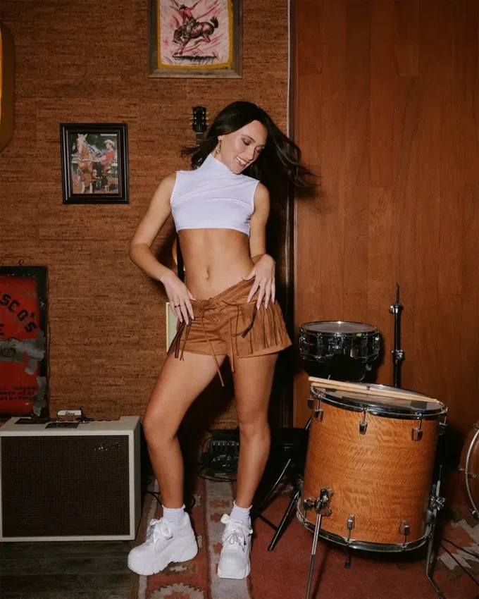 Fifi White Fifi White