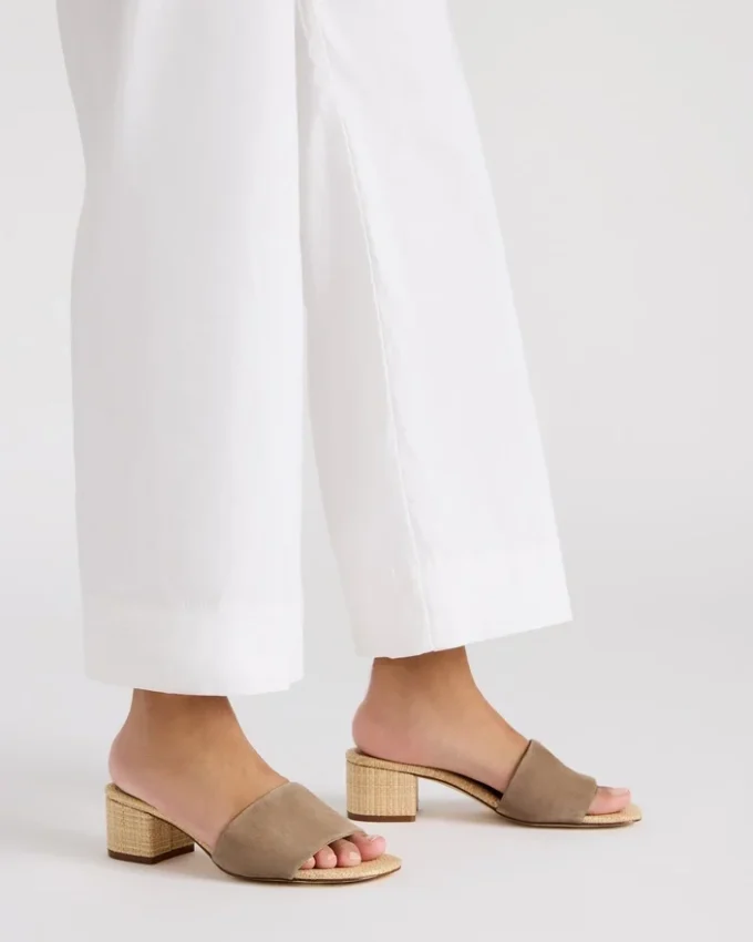 Hailee Taupe Wildleder