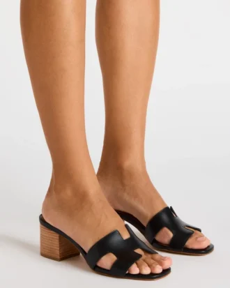 Hana Schwarzes Leder