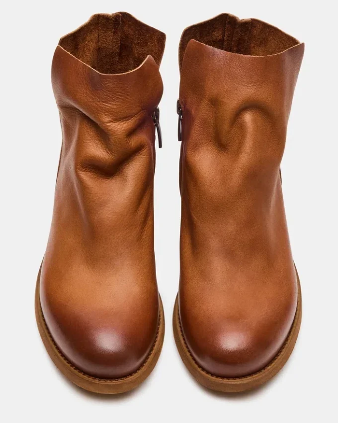 Hughie aus hellbraunem Leder