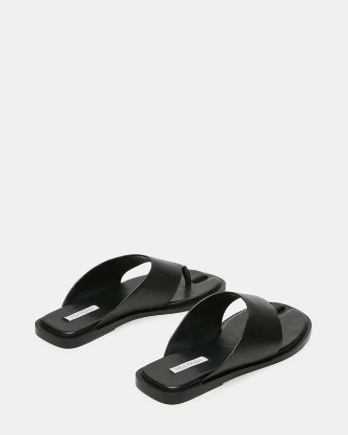 Illia Schwarzes Leder