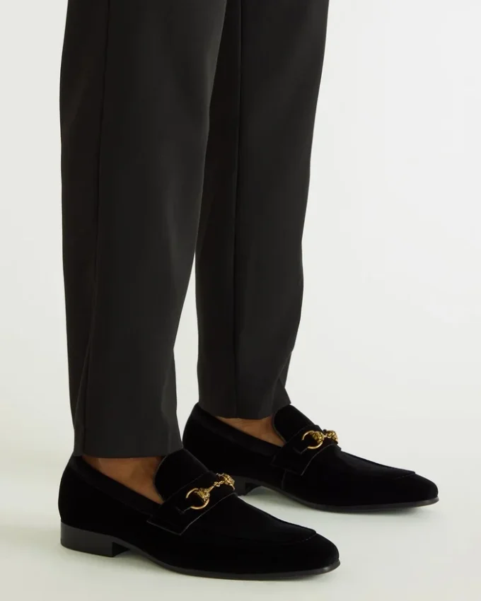 Jakiro Schwarzer Samt