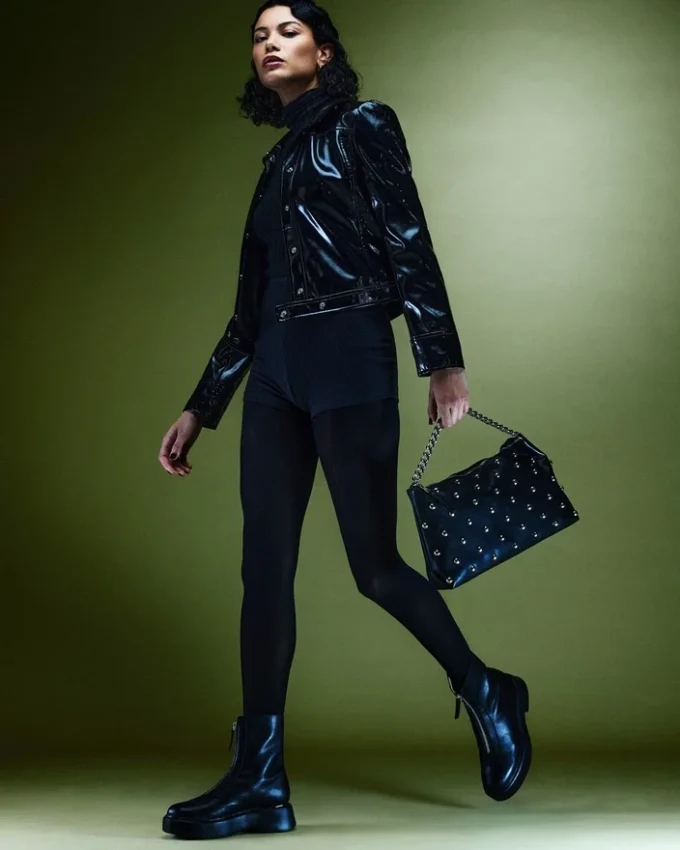 Jones Schwarzes Leder