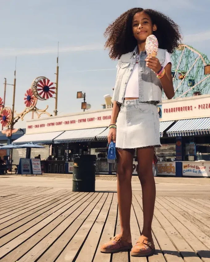 Kids Moneyy Braun mit Strasssteinen