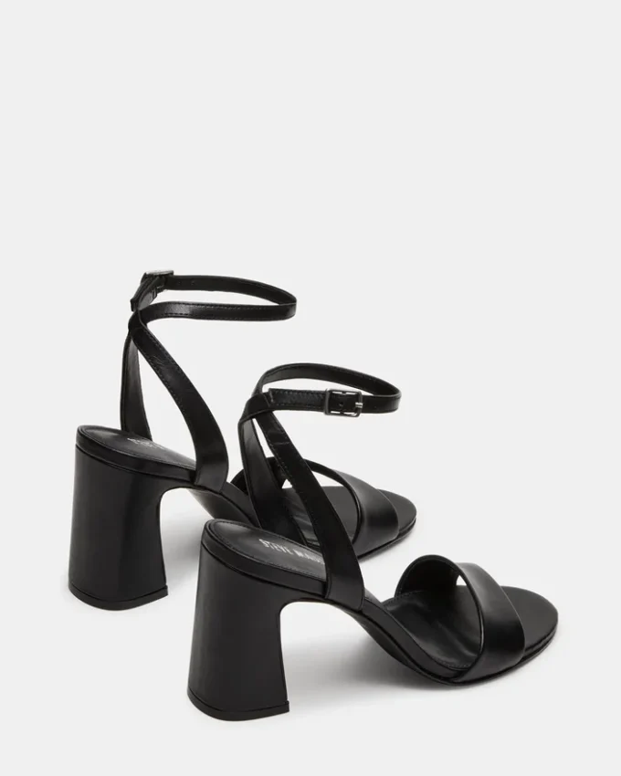 Larah Schwarzes Leder