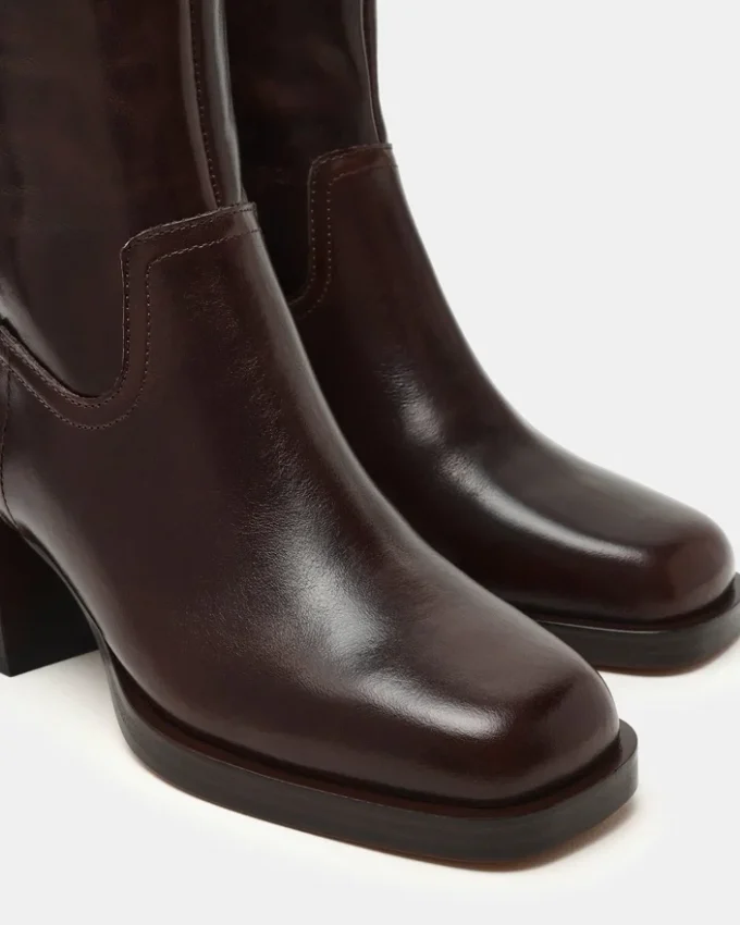 Latches Braunes Leder Latches Braunes Leder