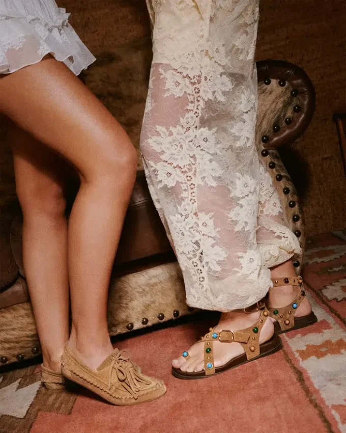 Linear Taupe Wildleder