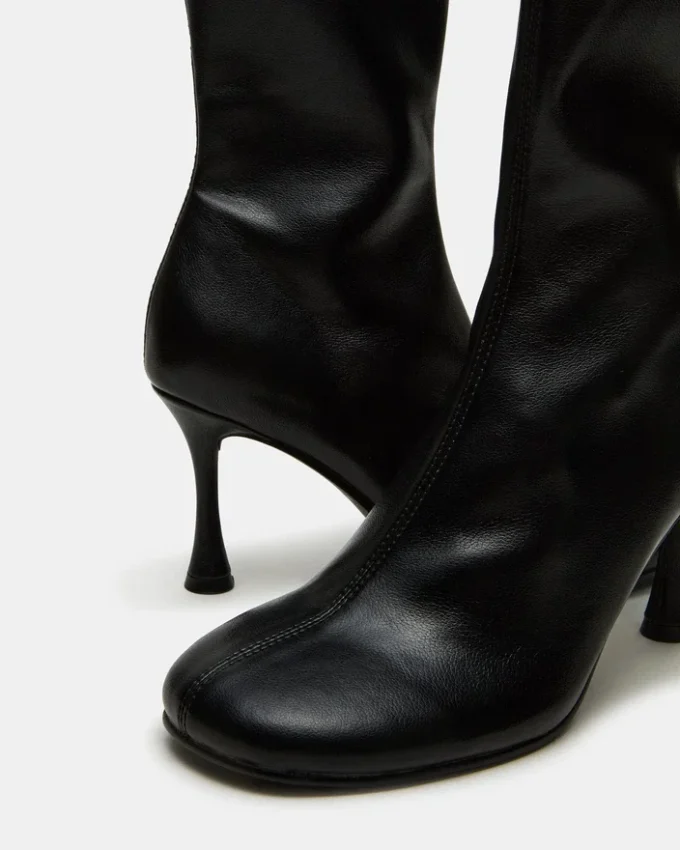 Lorenza Schwarz Lorenza Schwarz