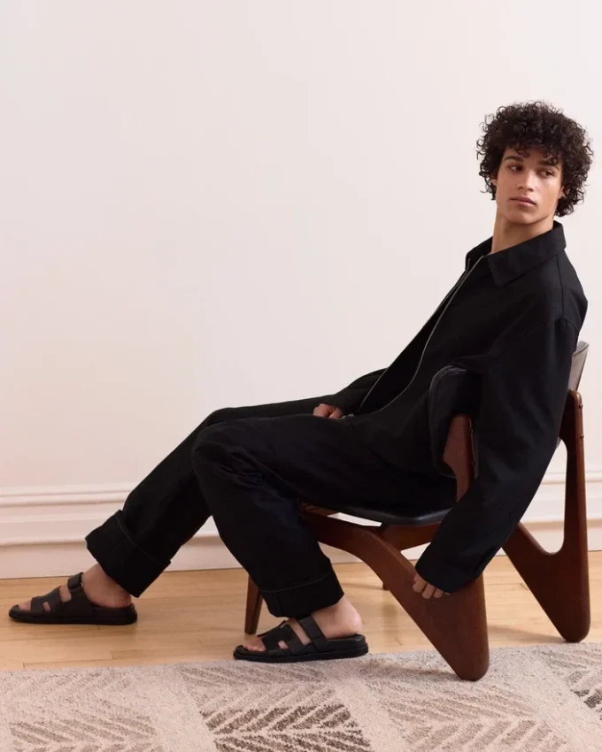 Maiven Schwarzes Leder