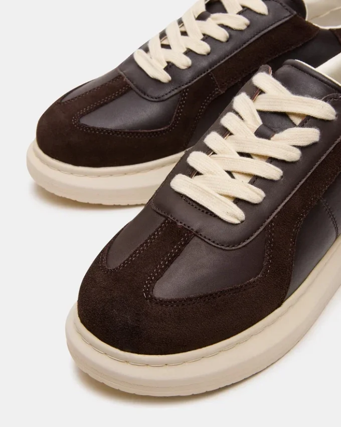 Minou aus braunem Leder