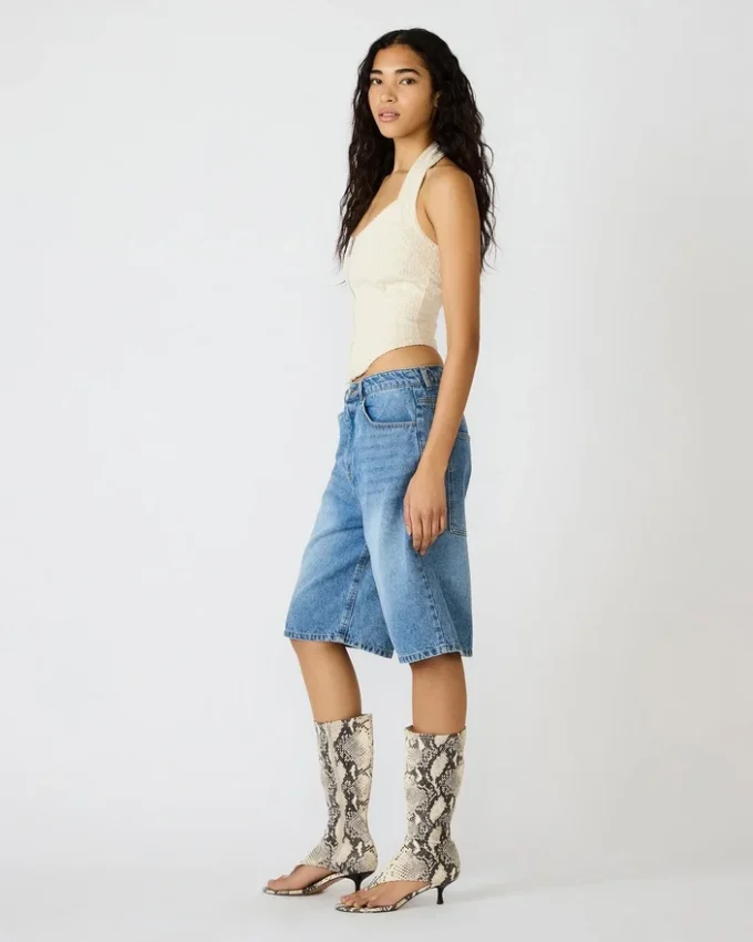 Natasha Korsett-Oberteil in Natur