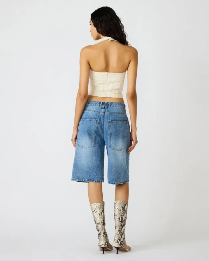 Natasha Korsett-Oberteil in Natur