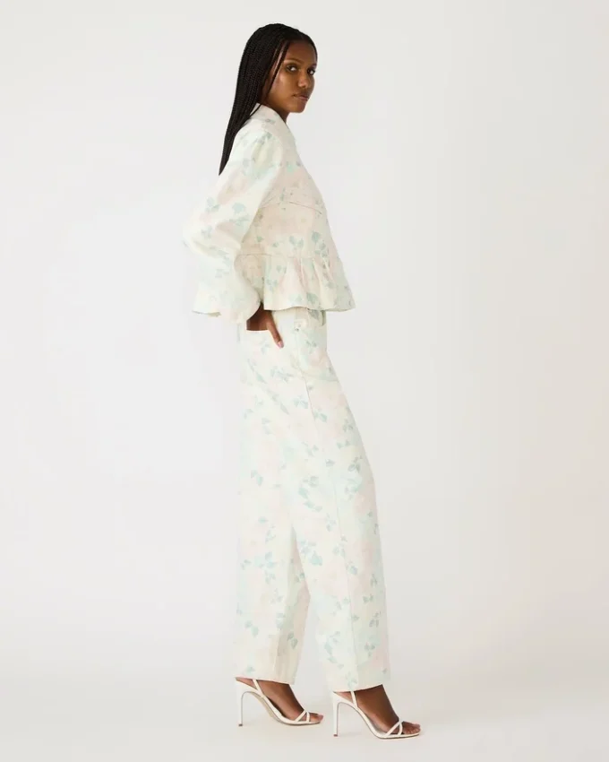 Sloan-Blumenjacke in Pfirsichbeige Sloan-Blumenjacke in Pfirsichbeige