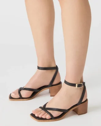 Tilly Schwarzes Leder