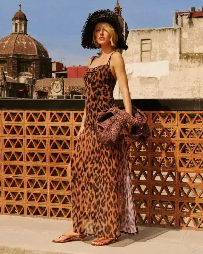 Tracie Jelly Tan Tracie Jelly Tan